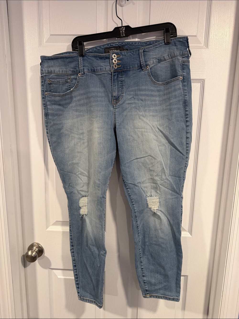 torrid Light Wash Skinny Jeans with Knee Distress jegging